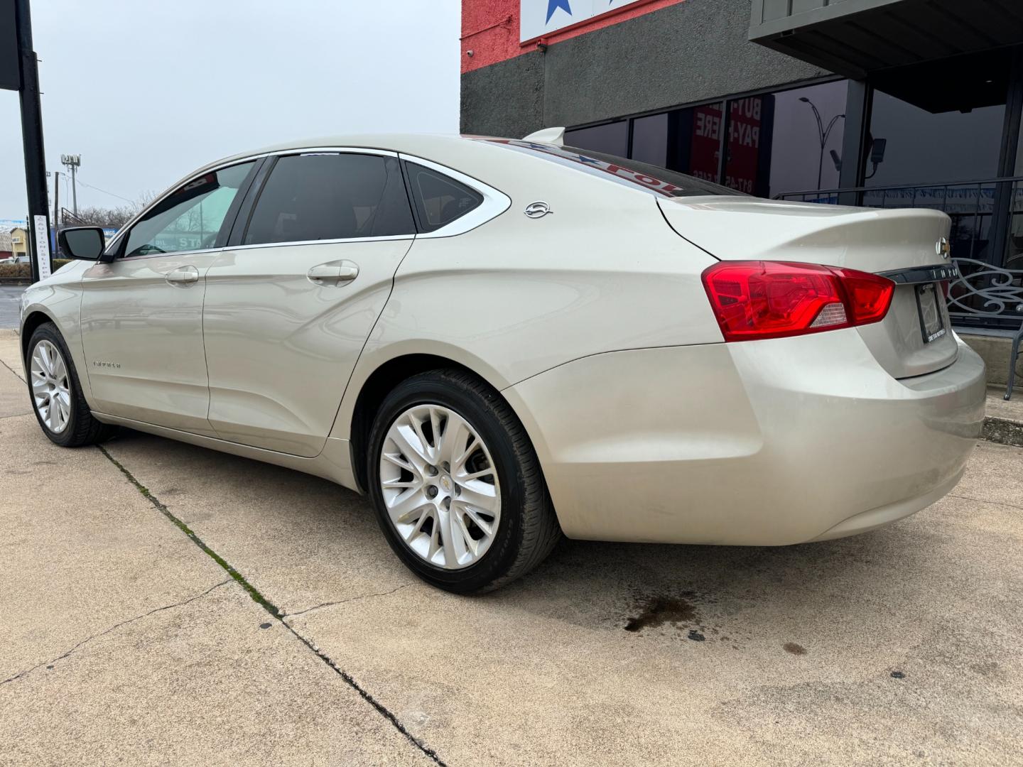 2015 GOLD /Gray CHEVROLET IMPALA LS Fleet 4dr Sedan (2G11X5SL7F9) with an 2.5L I4 engine, Automatic 6-Speed transmission, located at 5900 E. Lancaster Ave., Fort Worth, TX, 76112, (817) 457-5456, 0.000000, 0.000000 - This is a 2015 Chevrolet Impala LS Fleet 4dr Sedan that is in excellent condition. There are no dents or scratches. The interior is clean with no rips or tears or stains. All power windows, door locks and seats. Ice cold AC for those hot Texas summer days. It is equipped with a CD player, AM/FM radi - Photo#6